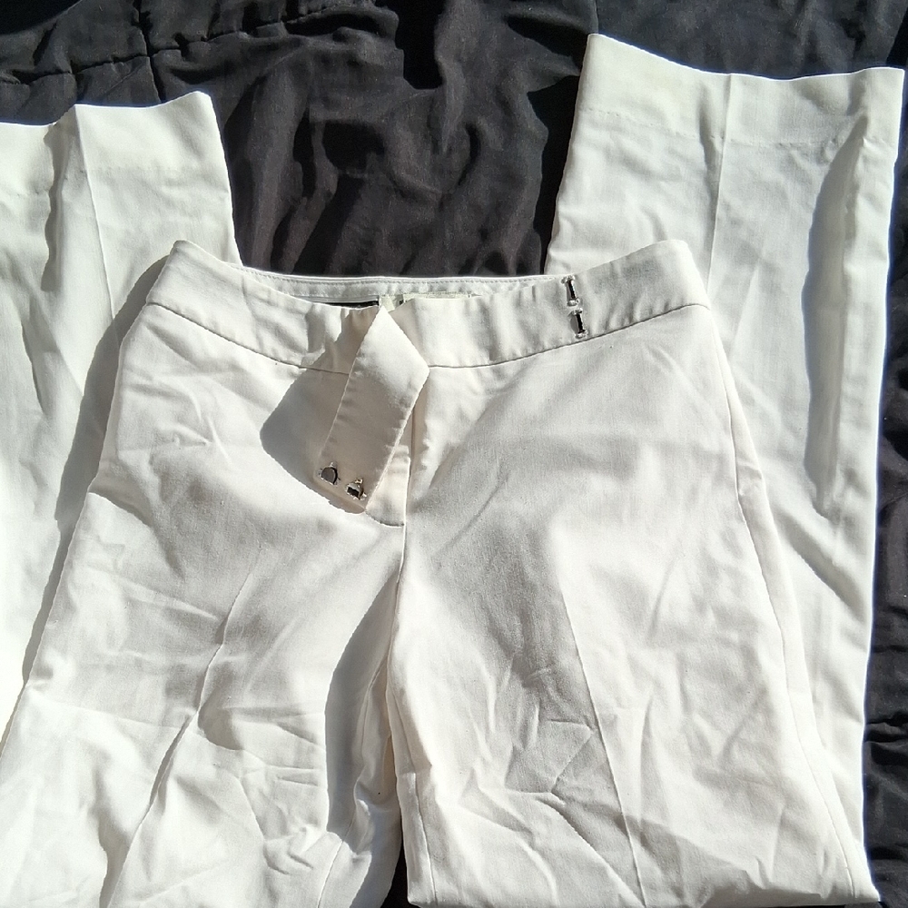 White House Black Market Crisp White Trousers wide legged dress pants size 00